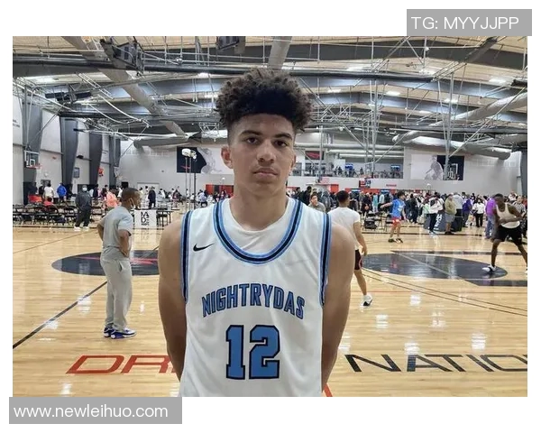 布泽尔儿子杜克季前赛表现惊艳狂砍24分23板再送盖帽接连高分展现潜力